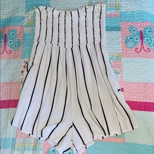 Wʜɪᴛᴇ Sᴛʀɪᴘᴇᴅ Rᴏᴍᴘᴇʀ